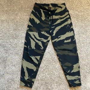 Jordan Camo joggers sweatpants large RARE!